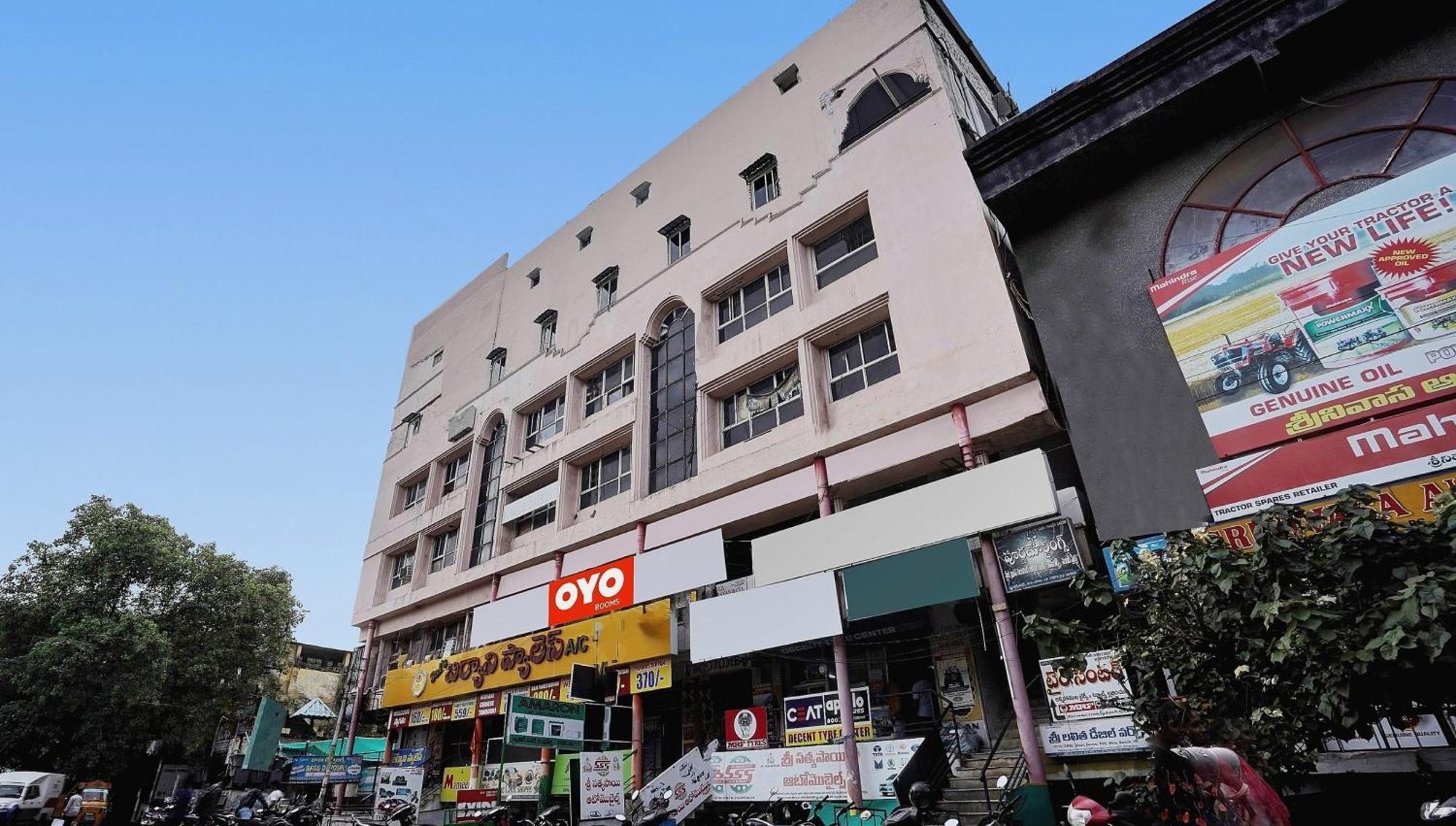 Hotel O Sai Krishna Residency Vijayawāda Buitenkant foto