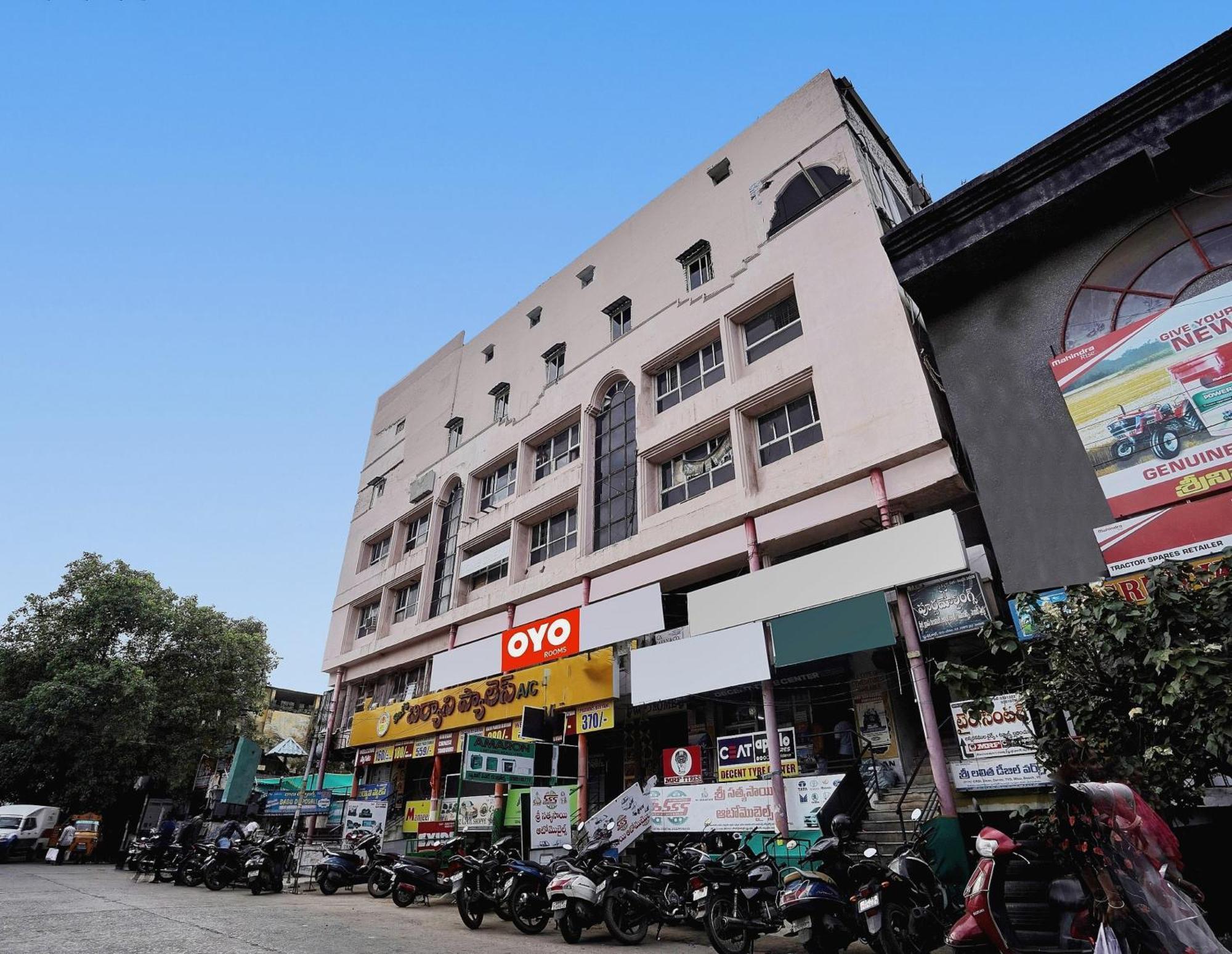 Hotel O Sai Krishna Residency Vijayawāda Buitenkant foto