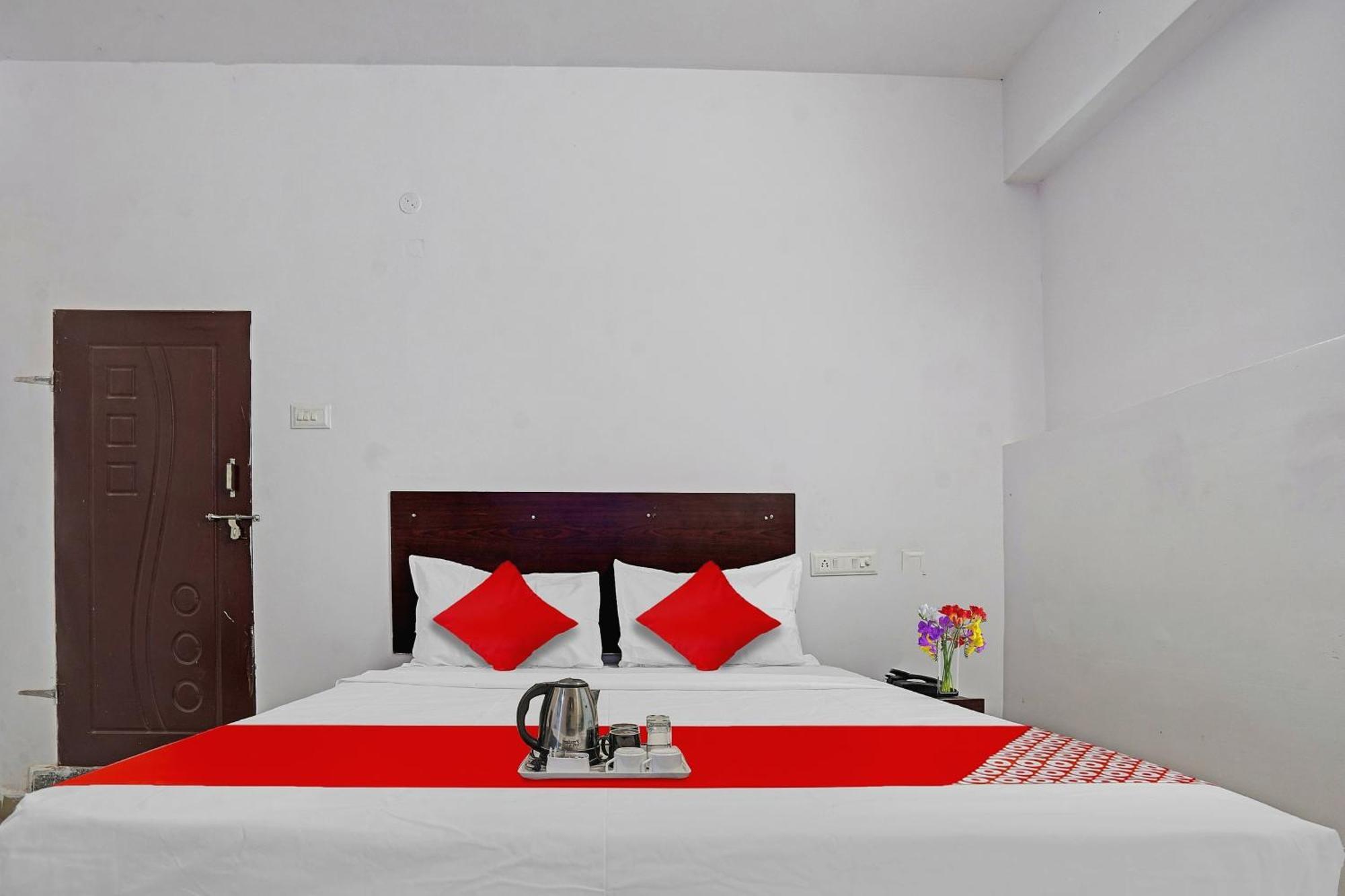 Hotel O Sai Krishna Residency Vijayawāda Buitenkant foto